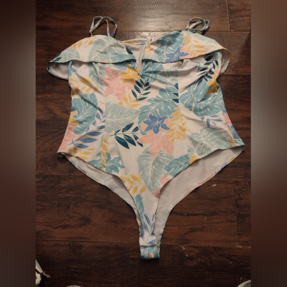 Fashion Nova White and Blue Ruffled Asymmetrical Bodysuit Size 1XL
